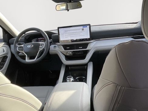 New 2026 Ford Explorer Active w/ Active Comfort Package image 16