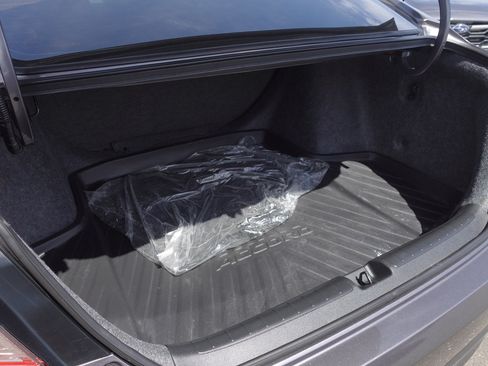 Used 2021 Honda Accord LX image 21