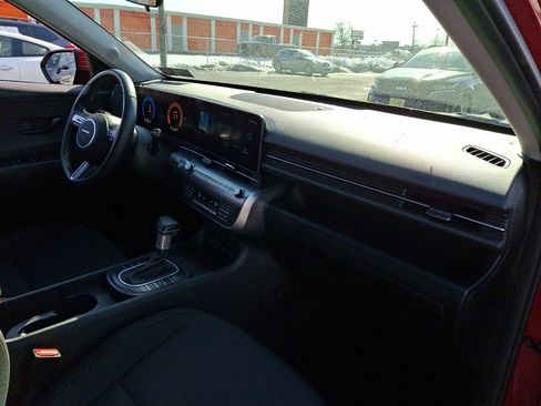 Used 2025 Hyundai Kona SEL image 11