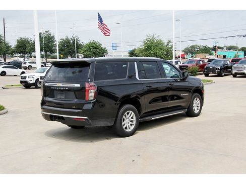 Used 2024 Chevrolet Suburban LT AWD/4WD image 6