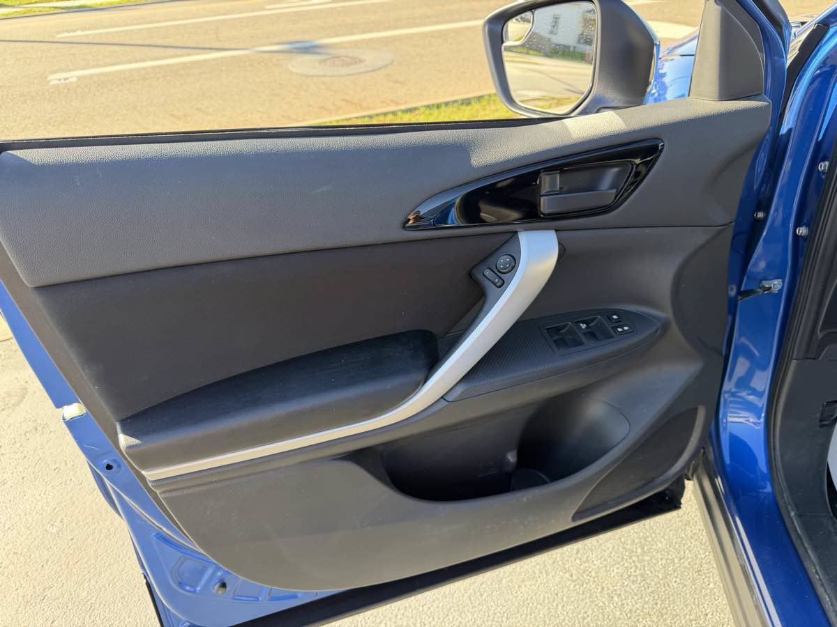 Used 2018 Mitsubishi Eclipse Cross LE AWD/4WD image 11