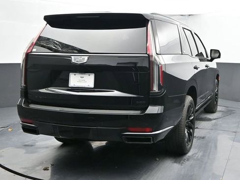 Used 2024 Cadillac Escalade Sport Platinum w/ LPO, ONYX Package image 9