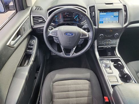 Used 2019 Ford Edge SEL image 12