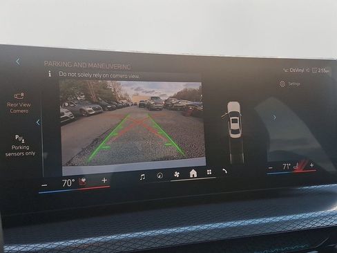 Certified 2025 BMW 330i xDrive Sedan w/ Premium Package image 19