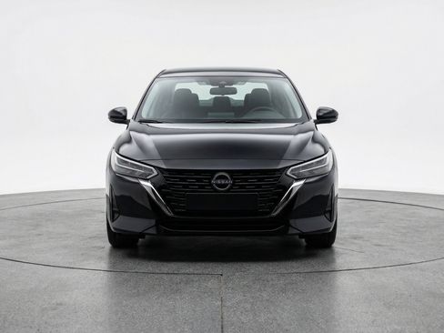 Used 2025 Nissan Sentra SV image 2