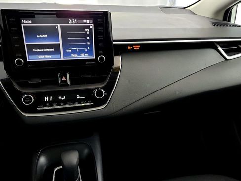 Certified 2022 Toyota Corolla LE w/ LE Convenience Package image 29