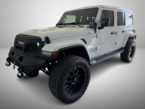 Used 2019 Jeep Wrangler Unlimited Sahara image 2