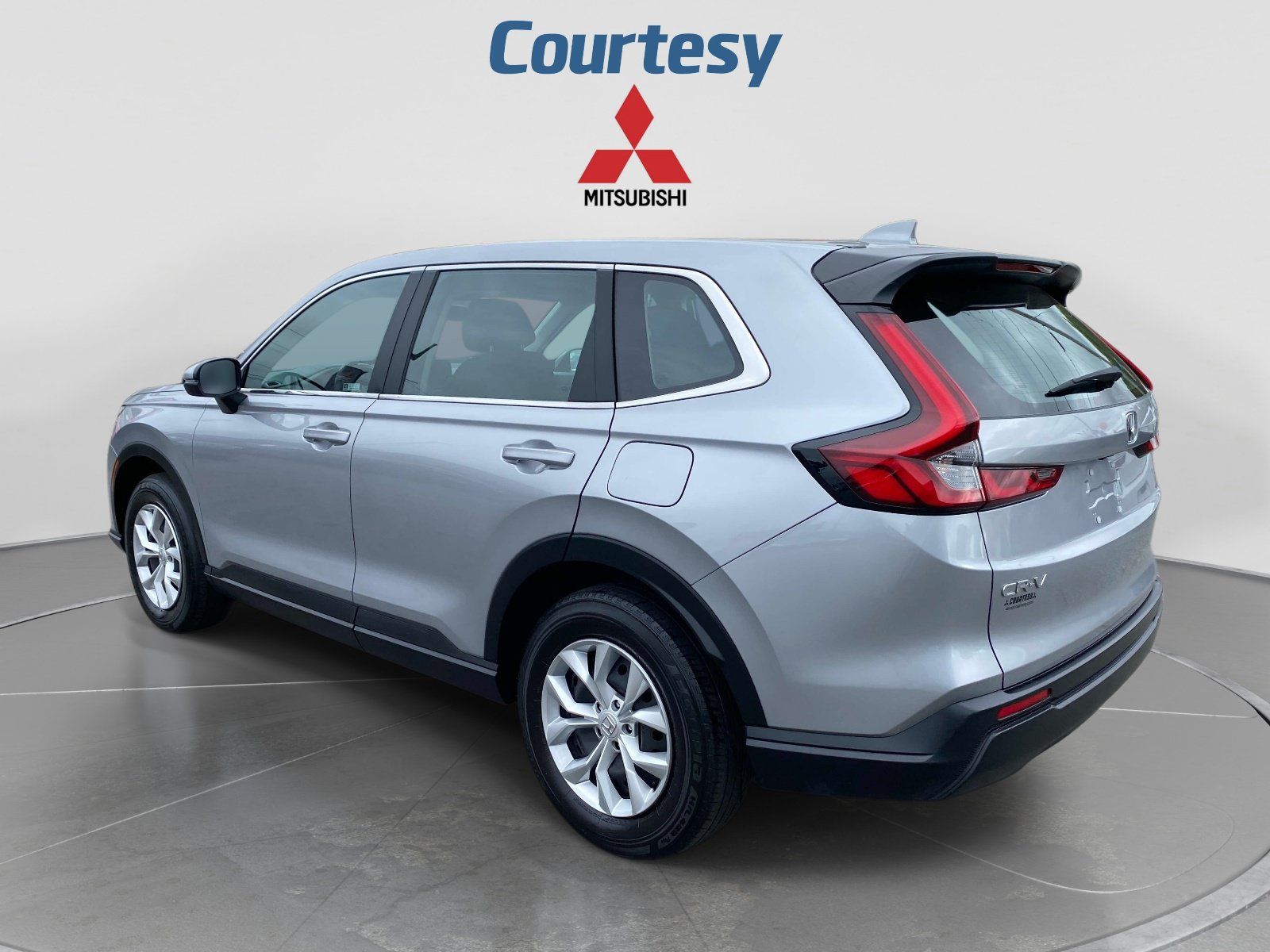 Used 2024 Honda CR-V LX image 3
