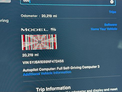 Used 2022 Tesla Model S Plaid image 11