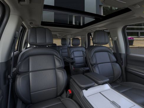 New 2026 Lincoln Navigator L Reserve AWD/4WD image 10