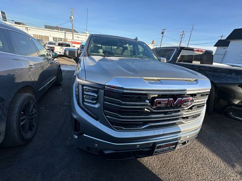 Used 2025 GMC Sierra 1500 SLT w/ SLT Premium Plus Package image 5