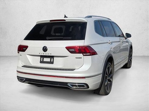 Used 2023 Volkswagen Tiguan SEL R-Line image 5