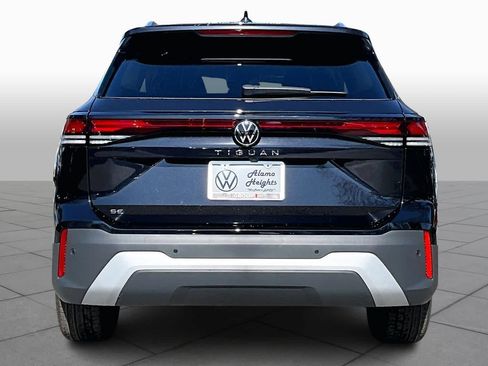 New 2026 Volkswagen Tiguan SE image 4