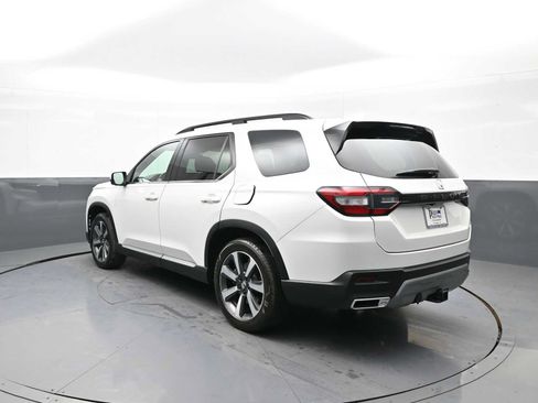 Used 2023 Honda Pilot Elite image 8