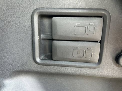 Used 2023 Chevrolet Equinox LT w/ Driver Convenience Package FWD image 28
