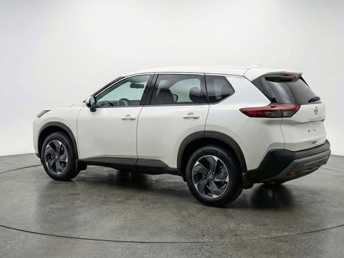 Used 2025 Nissan Rogue SV AWD/4WD image 6