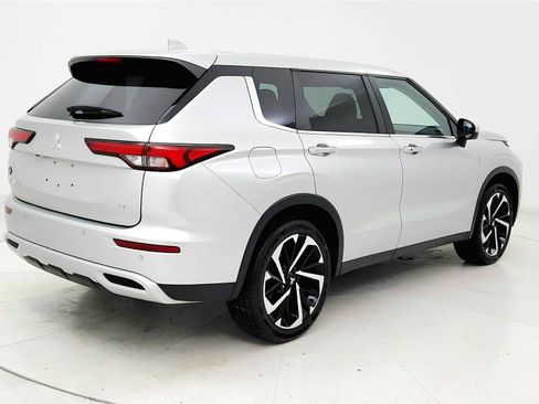 Used 2024 Mitsubishi Outlander FWD image 5