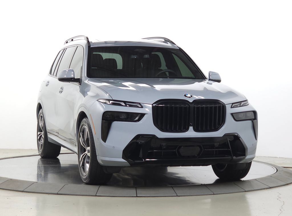 Used 2026 BMW X7 xDrive40i w/ M Sport Package AWD/4WD image 1