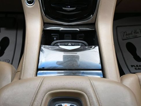 Used 2019 Cadillac Escalade Platinum AWD/4WD image 20