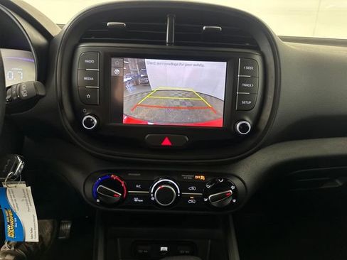 Used 2025 Kia Soul LX w/ LX Technology Package image 22