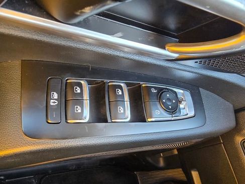 Used 2025 Kia Telluride S FWD image 19
