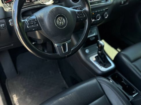 Used 2017 Volkswagen Tiguan S AWD/4WD image 30