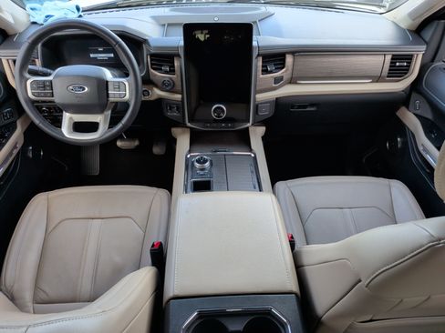 Used 2024 Ford Expedition Limited RWD image 30