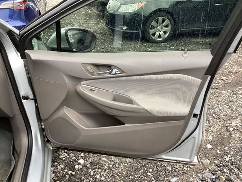 Used 2018 Chevrolet Cruze LT FWD image 8