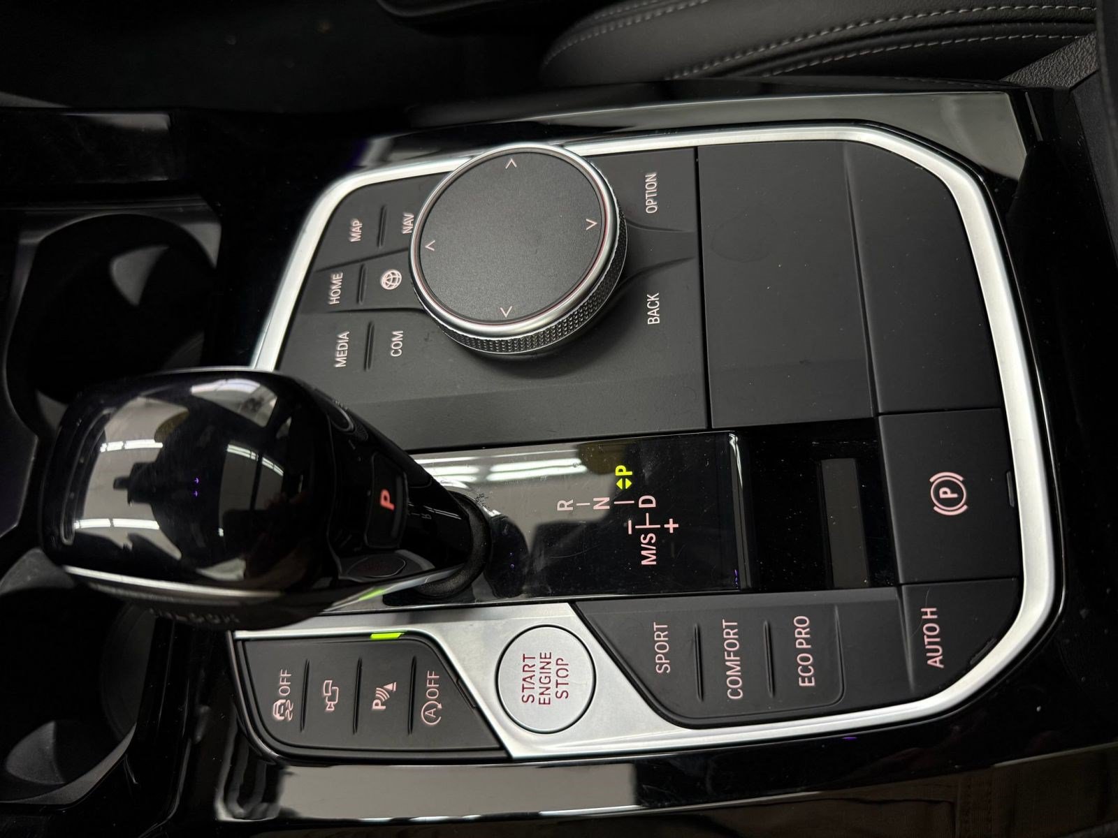 Used 2024 BMW X3 sDrive30i w/ M Sport Package RWD image 15