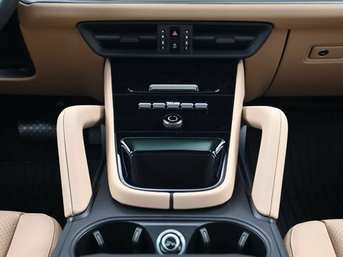 Certified 2026 Porsche Cayenne Coupe AWD/4WD image 10