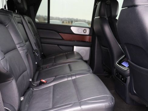 Used 2023 Lincoln Navigator Reserve image 16