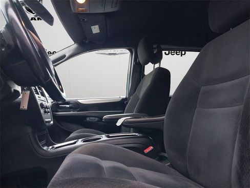 Used 2015 Dodge Grand Caravan SE w/ Quick Order Package 29E SE image 8