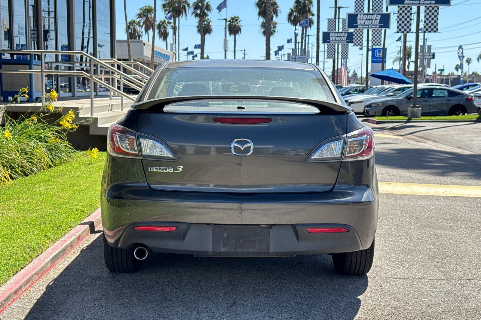 Used 2011 MAZDA MAZDA3 i Touring FWD image 6