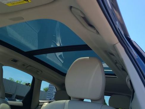 Used 2021 Volvo XC60 T6 Momentum w/ Protection Package Premier AWD/4WD image 21