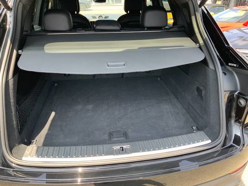 Used 2019 Porsche Cayenne AWD/4WD image 12