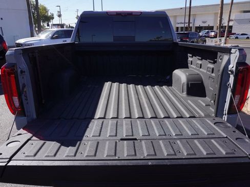 Certified 2025 GMC Sierra 1500 AT4 w/ AT4 Premium Package image 9