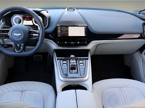 Used 2025 Aston Martin DBX 707 AWD/4WD image 13