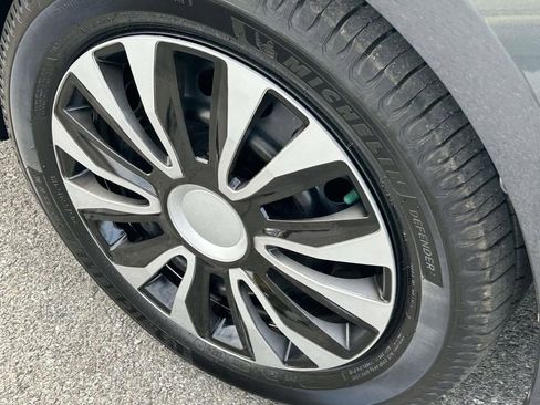 Used 2016 Toyota Corolla LE image 9