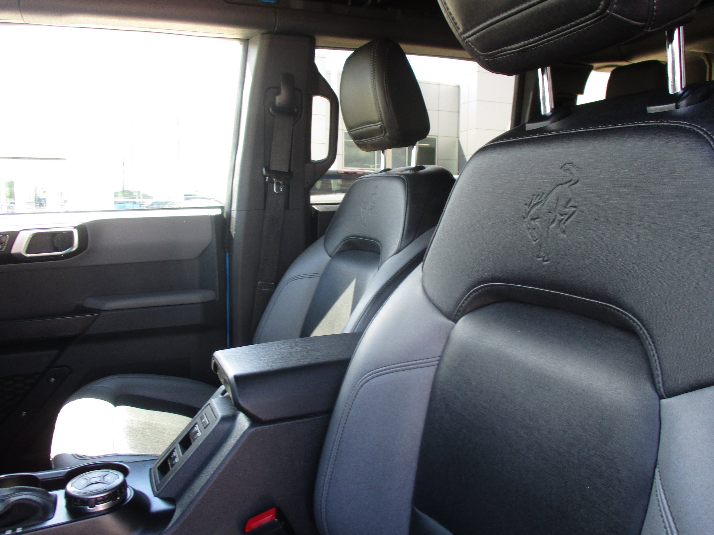 Used 2023 Ford Bronco Big Bend w/ Sasquatch Package AWD/4WD image 38