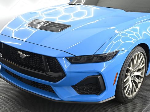 Used 2025 Ford Mustang GT Premium image 7