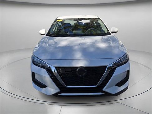 Used 2023 Nissan Sentra SV image 3