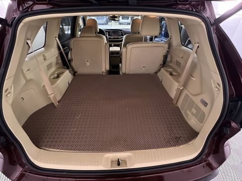 Used 2018 Toyota Highlander Limited Platinum image 26
