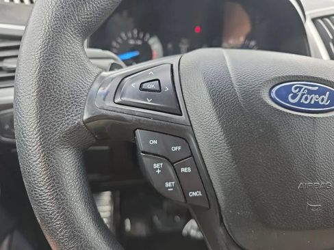 Used 2018 Ford Edge SE FWD image 16