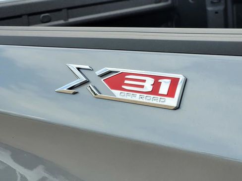 New 2026 GMC Sierra 1500 SLT AWD/4WD image 9