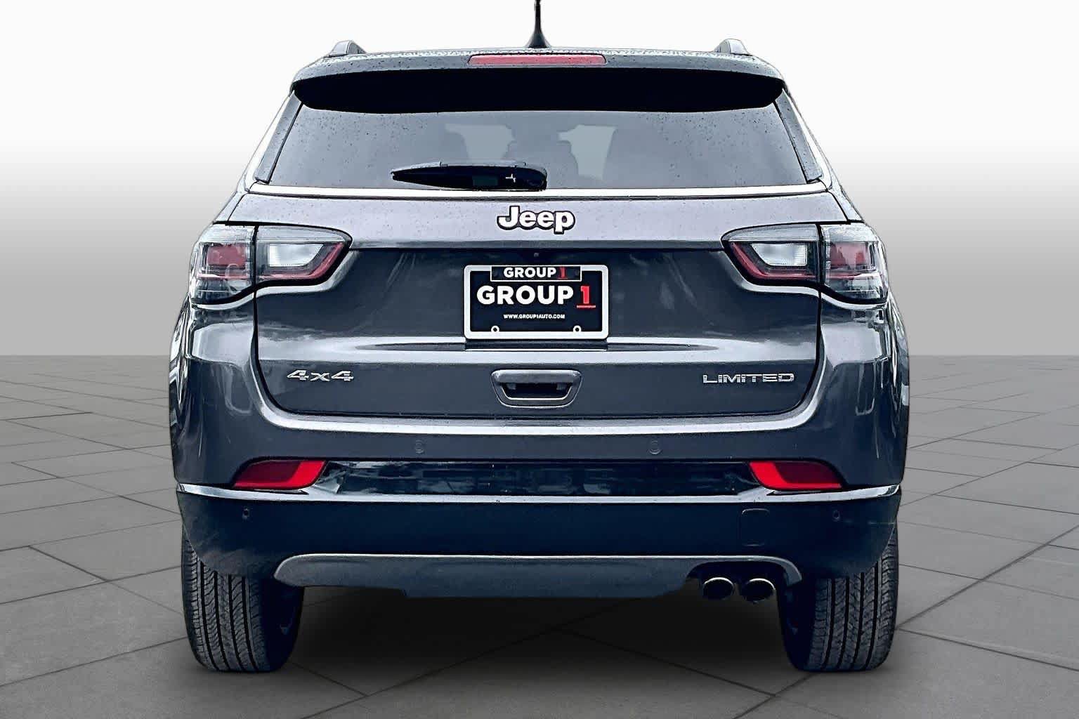 Used 2022 Jeep Compass Limited w/ Elite Group AWD/4WD image 5