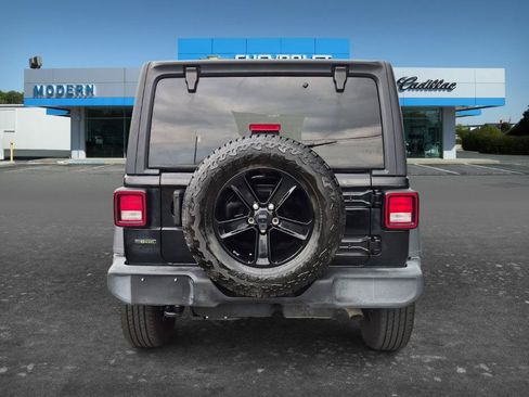 Used 2021 Jeep Wrangler Unlimited Sport AWD/4WD image 4