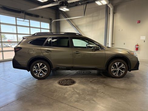 Used 2020 Subaru Outback Limited AWD/4WD image 8