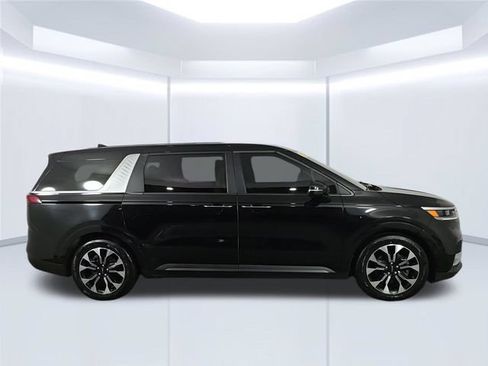 Used 2024 Kia Carnival EX FWD image 43
