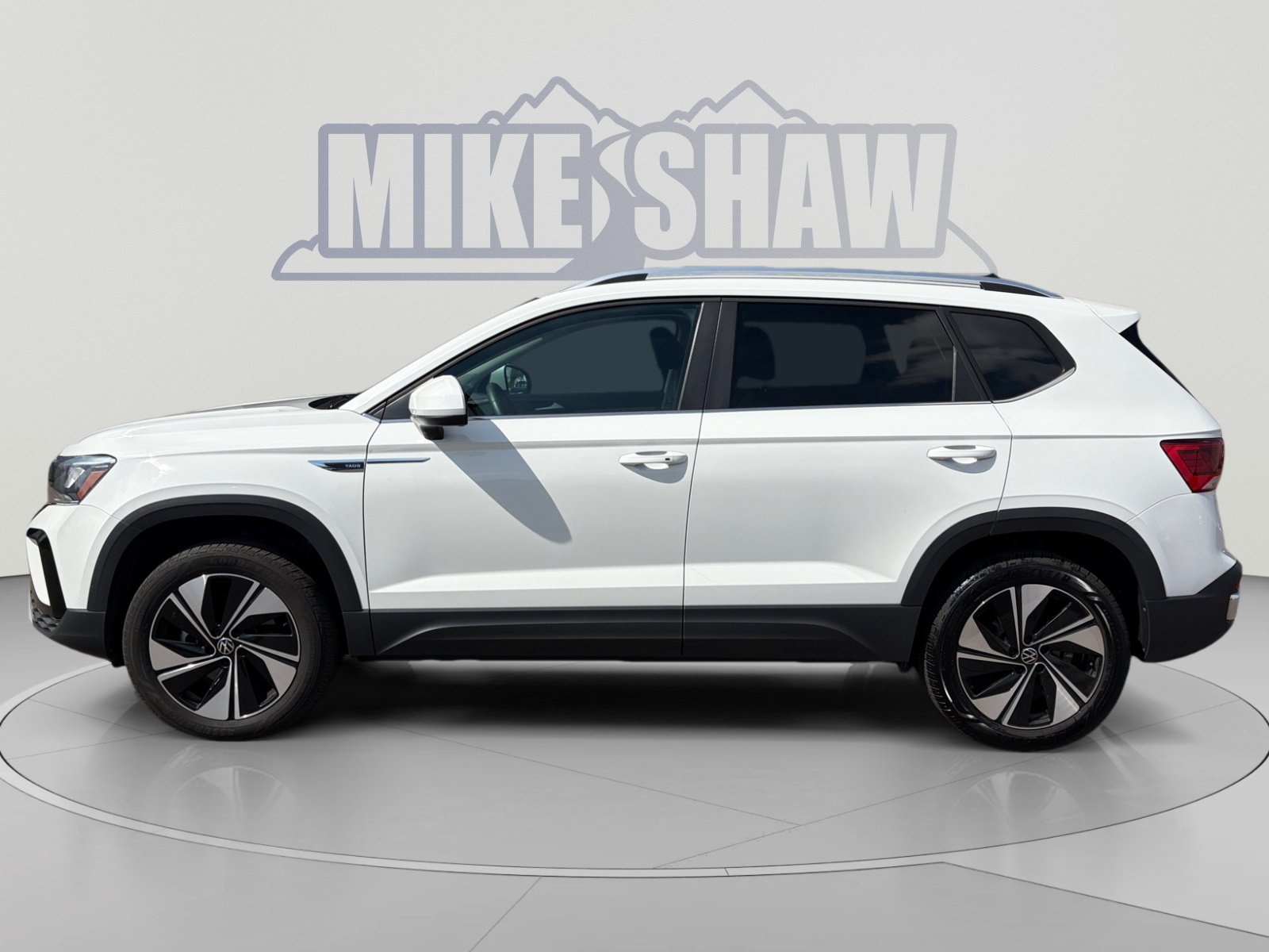 Used 2023 Volkswagen Taos SE AWD/4WD image 2