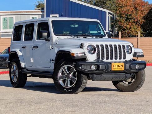 Used 2019 Jeep Wrangler Unlimited Sahara image 2